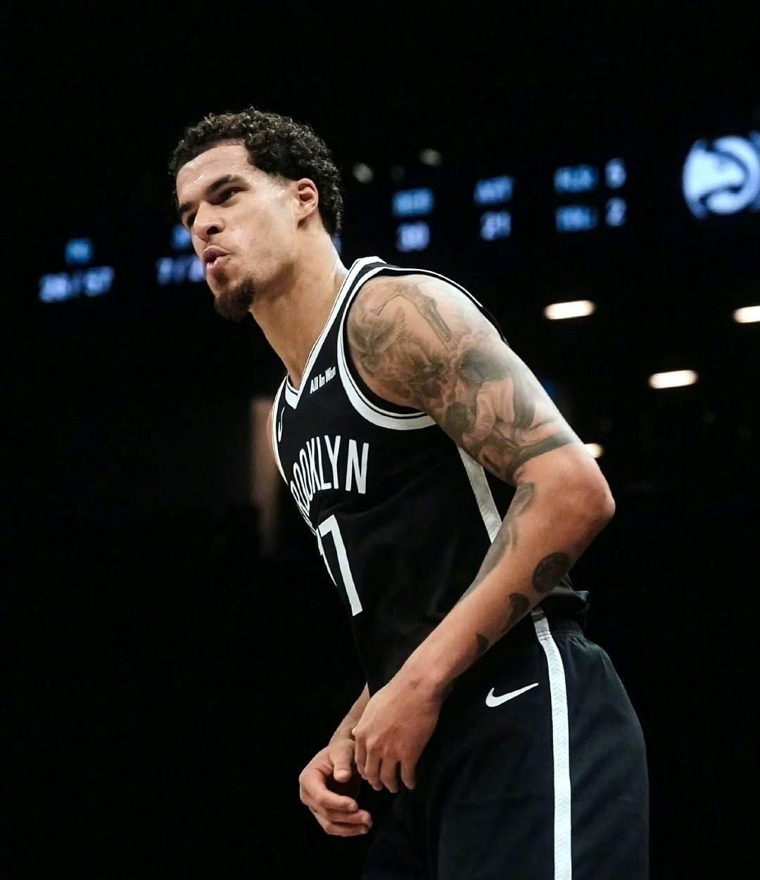 掘金把波特送走，不是他不香，是太贵太脆。
他在篮网能砍20+，三分准得像开了挂，