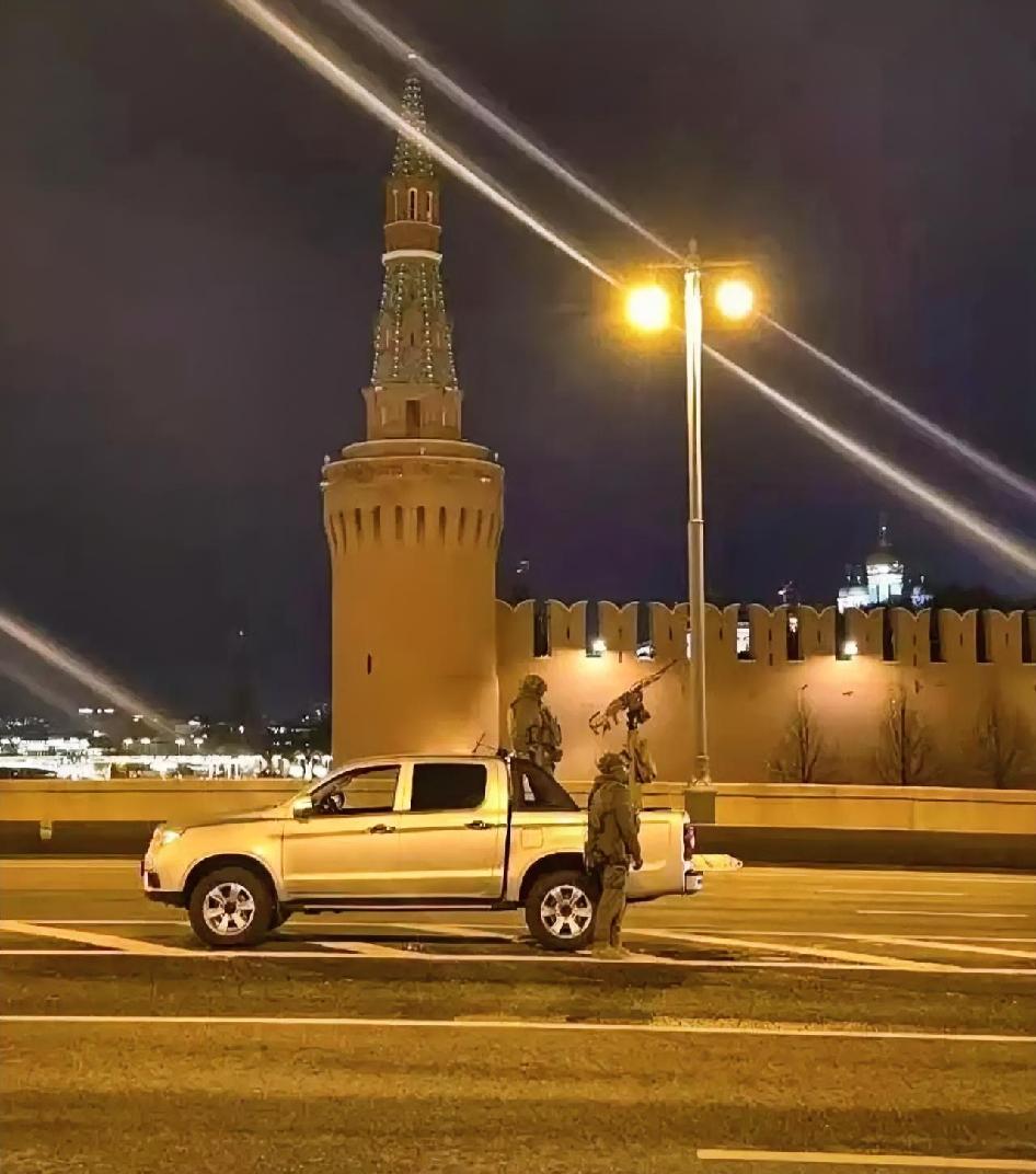 对于乌克兰武装部队对莫斯科炼油厂的大轰炸，俄军马上实施了猛烈的报复：6月18日，