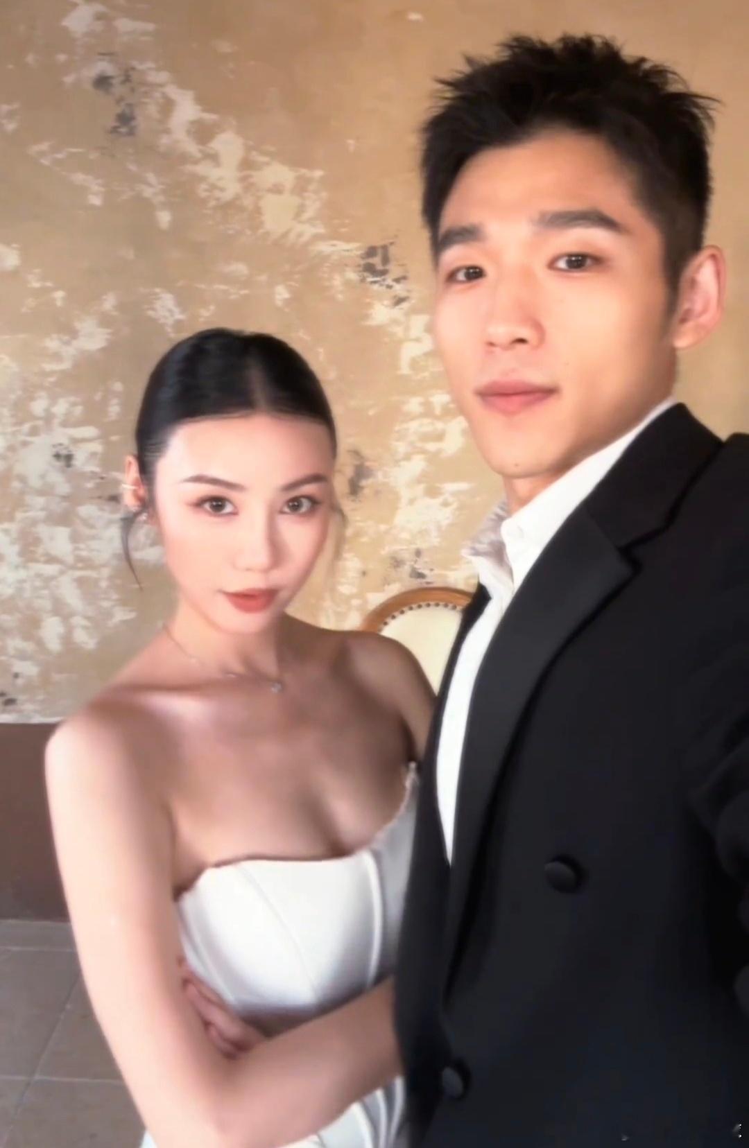 郎才女貌！陆文博妻子最新社媒晒出两人婚纱照花絮，夫妻俩颜值爆表啊，太般配了[憧憬