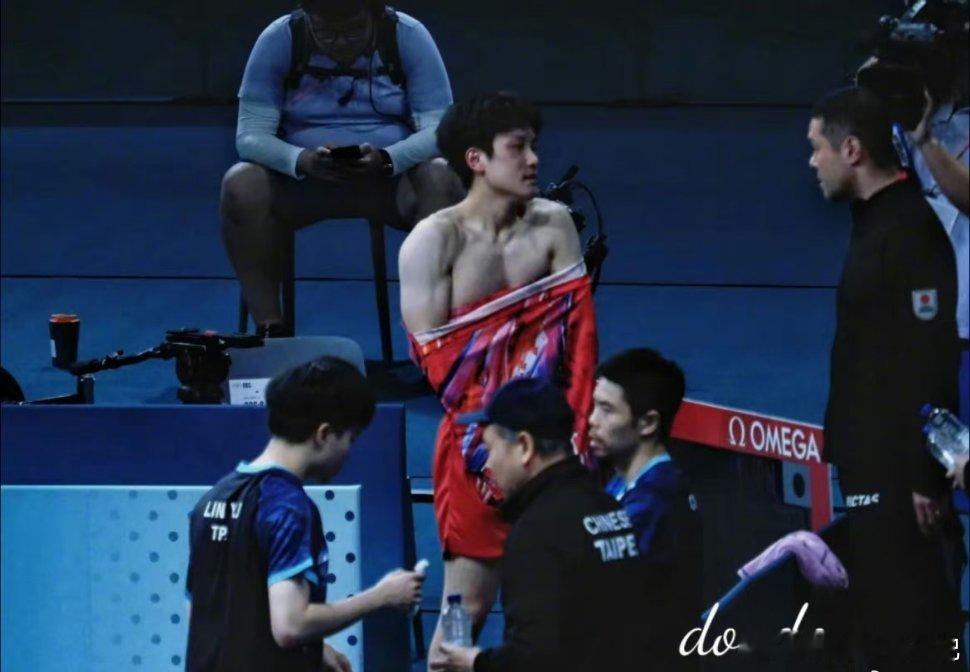 张本智和看了都要偷偷保存的照片[doge]张本智和:快原图发我 ​​​