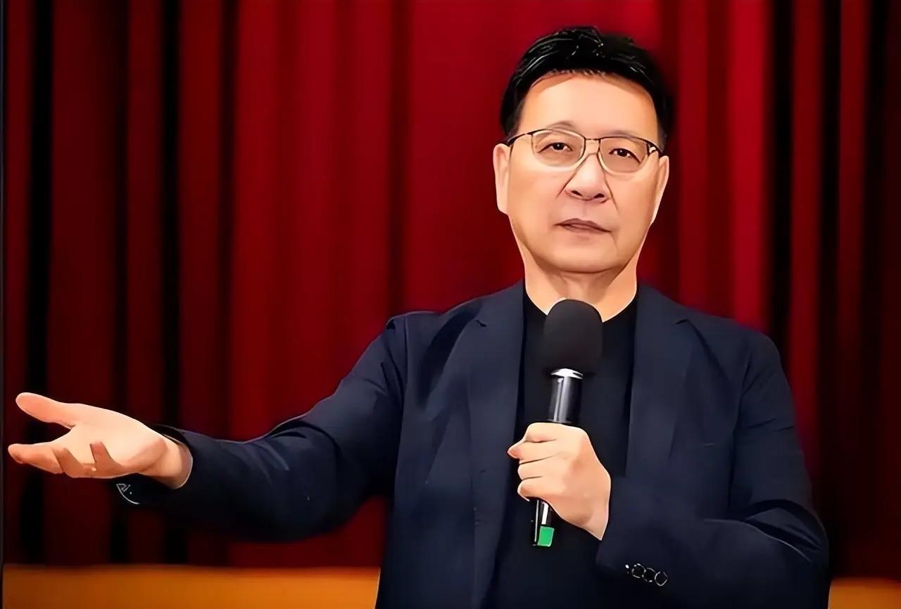 “坏事乐”赵少康“掘墓”这词儿一出，岛内全炸了。表面骂对手，实际刀刀砍向旧蓝营那