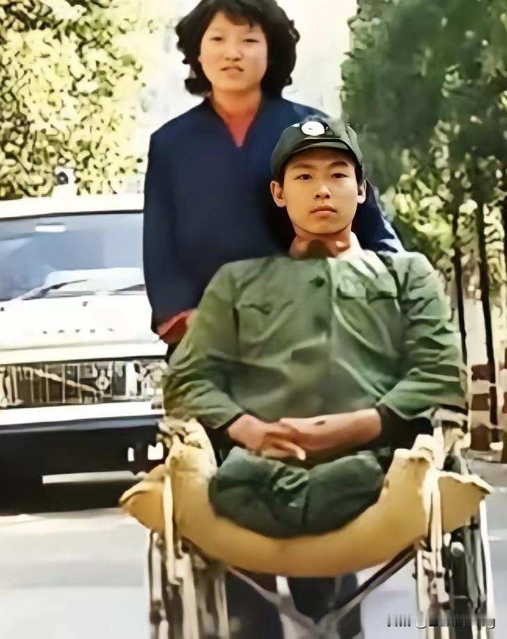一纸分手信，差点埋没了一段沉甸甸的感情。立一等功的年轻战士从前线归来，没有迎来和
