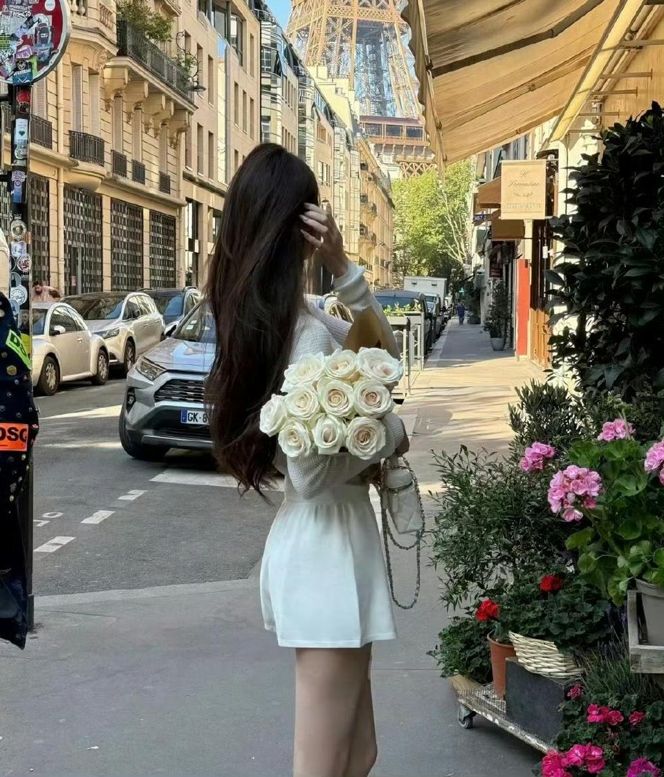 “不要羡慕干活麻利，什么都会的女孩，你要知道 她吃了很多苦才什么都会。”
