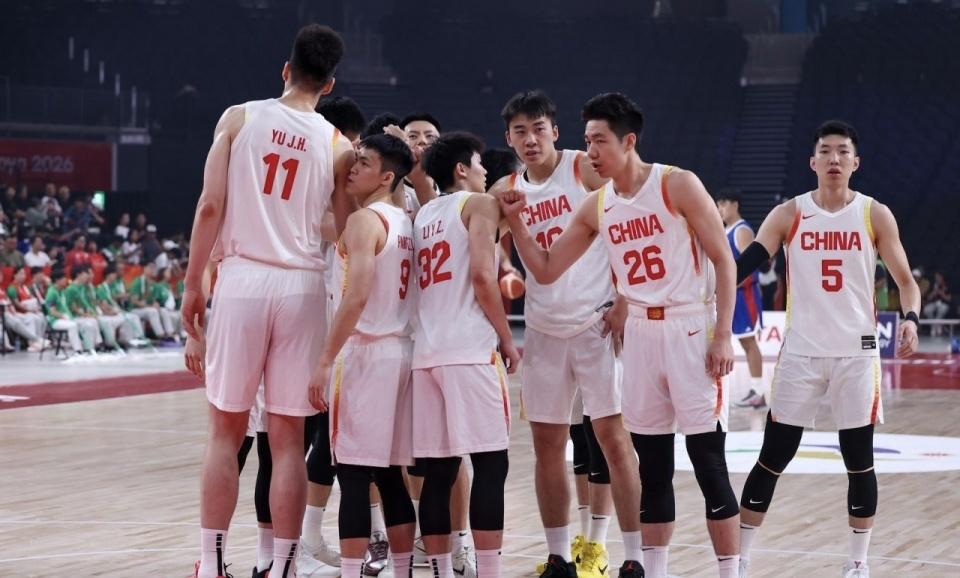 中国男篮输日本20分之后，苏群老师说，这场惨败的主因是“心态崩了”。

可这一次