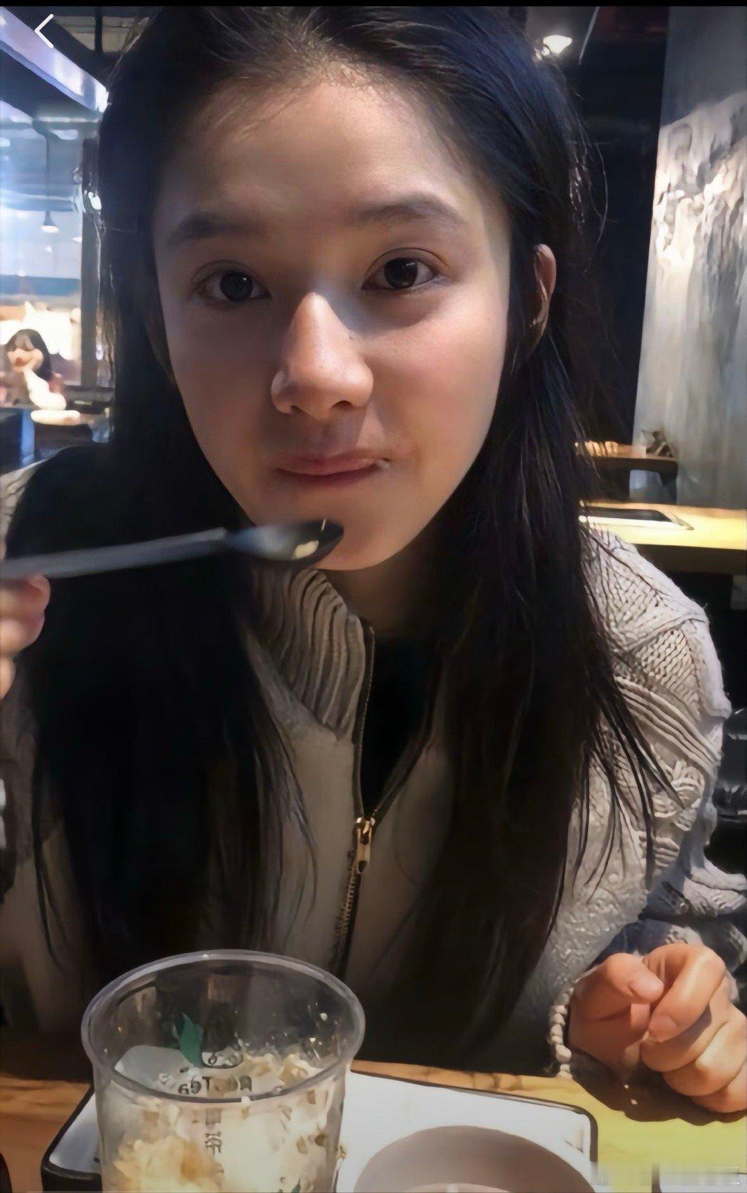张婧仪缇兰试妆  张婧仪[超话]  看见有人说她长的一般我真的会心碎，我感觉只有