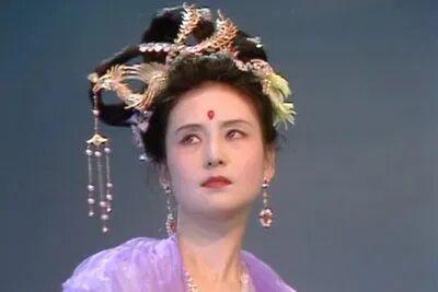 她一生只演了一部戏却家喻户晓！如今身价过亿，捐了上百所小学！ 众多人一辈子努力向