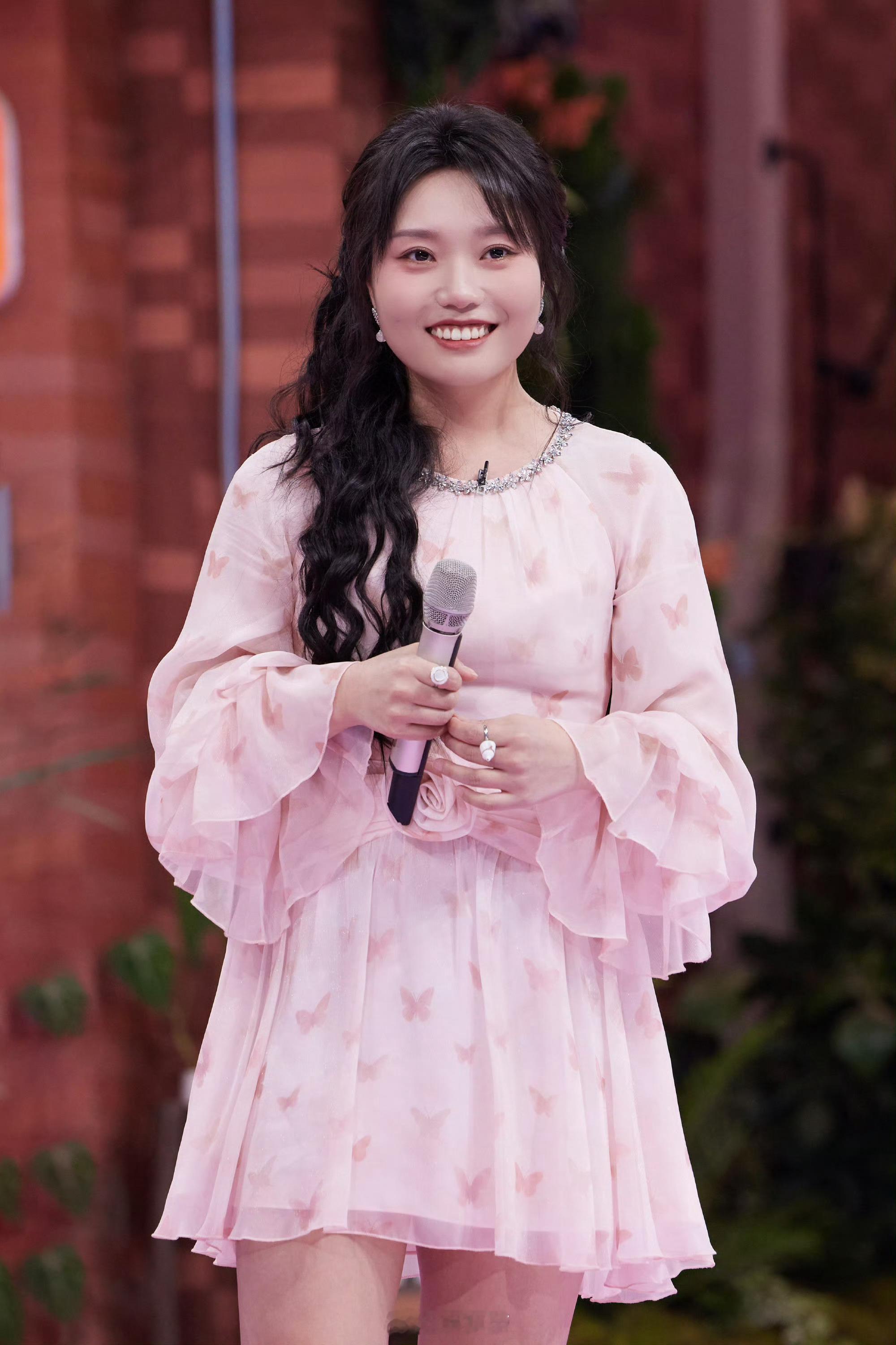 娱乐圈业务能力越差业务能力越强今夜喜友秀 谁懂啊！李雪琴短短几句话，道尽娱乐圈荒