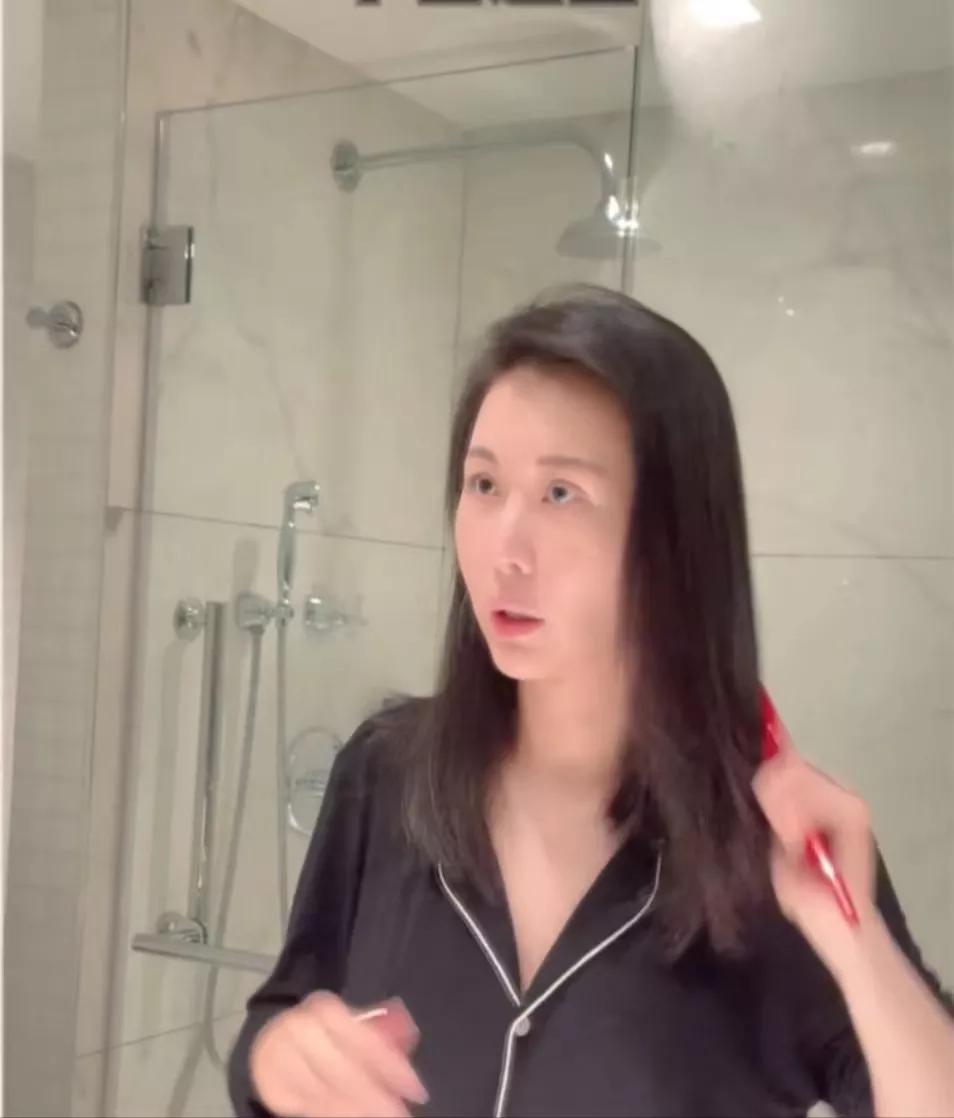 实话实说，满分10分的情况下，田朴珺素颜状态下的颜值能打几分？做你的女朋友，你愿