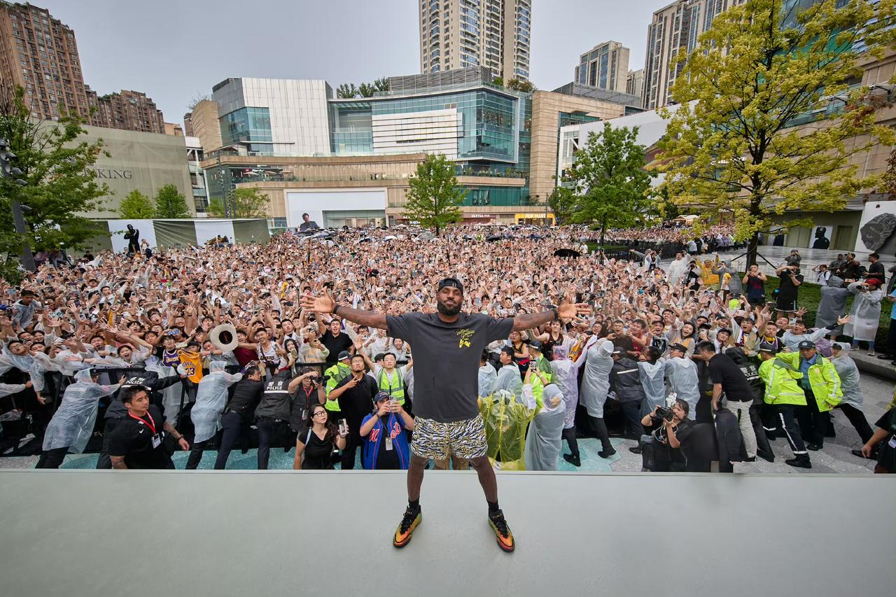 詹姆斯成都行高清图片@