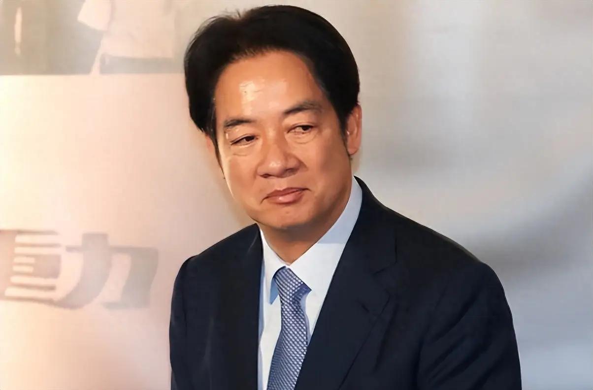 赖清德干了一件事，把台湾的通信命脉拱手送人。
 
7月21日，台湾地区立法机构三