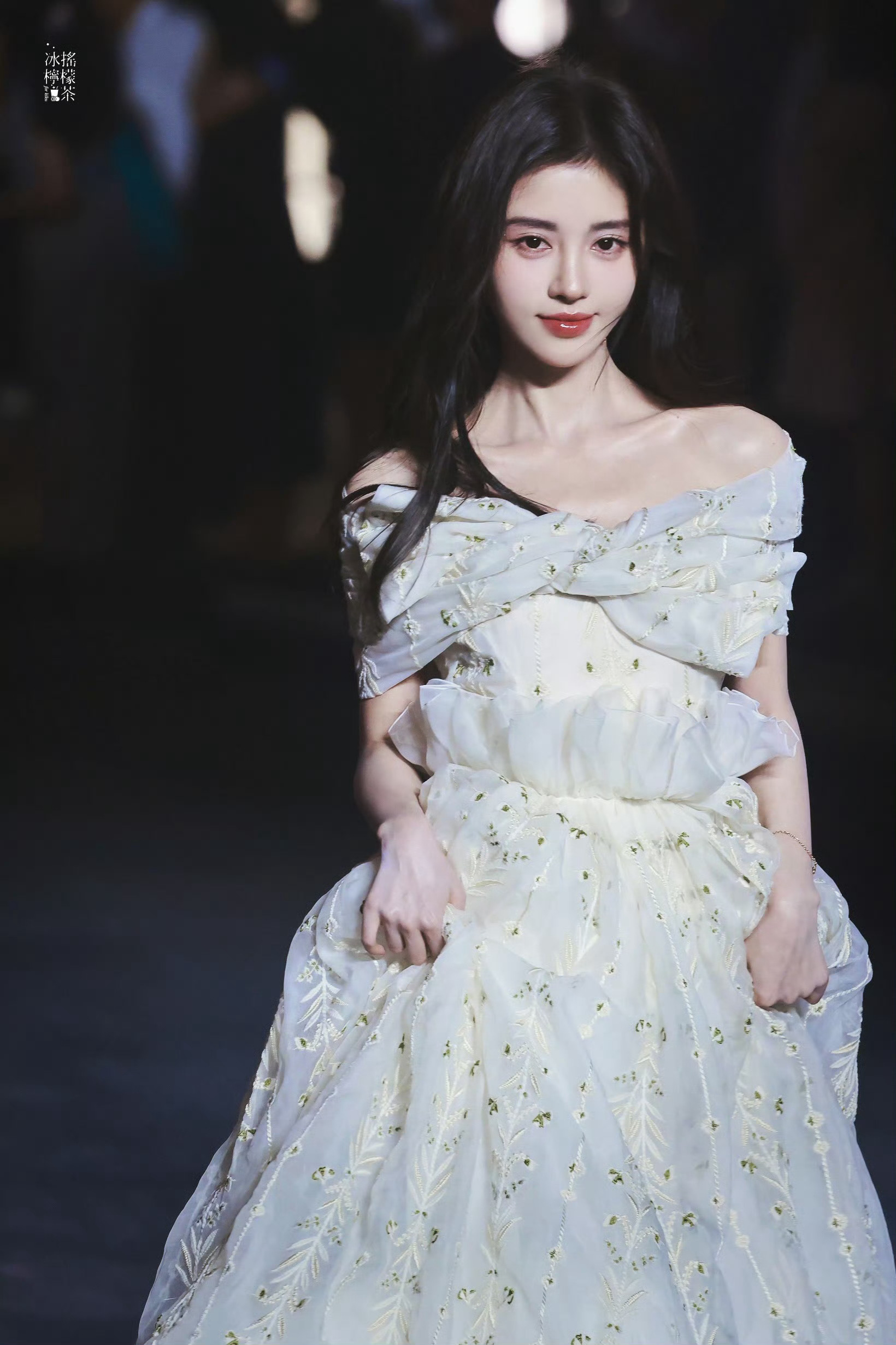 jjy鞠婧祎千香 jjy鞠婧祎姜黎非青春本来就是马不停蹄的错过和相遇
