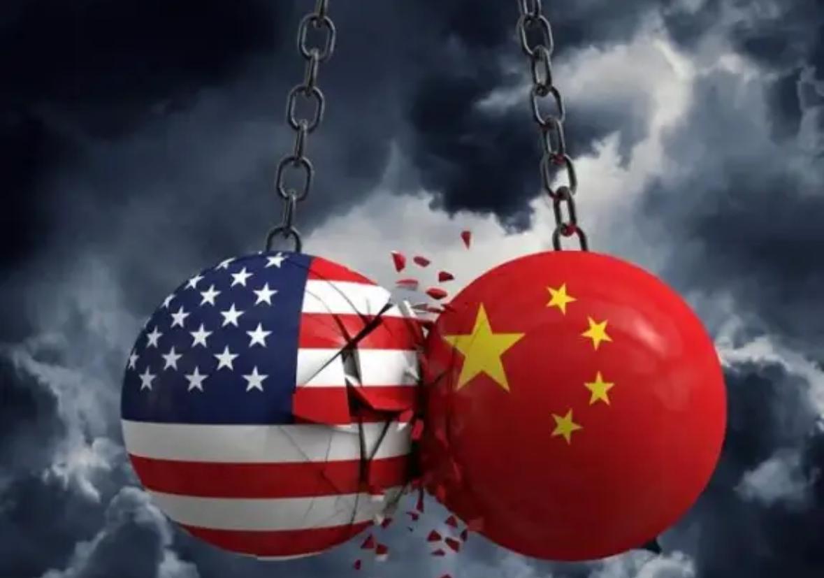 美国抓马杜罗、打伊朗，中国全程没动手。很多人以为这是北京在忍气吞声，软了。

错