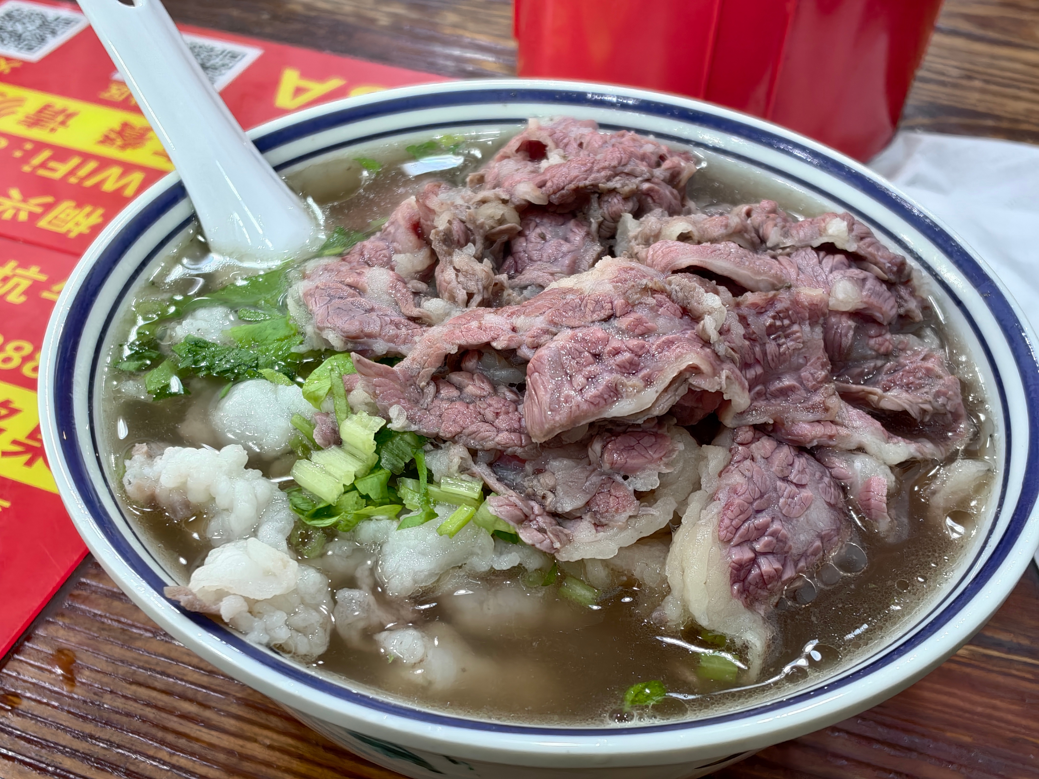 节前最后一个工作结束，牛肉粿条+小甜点安排起来。太满足了，知道我在哪里吧 ​​​