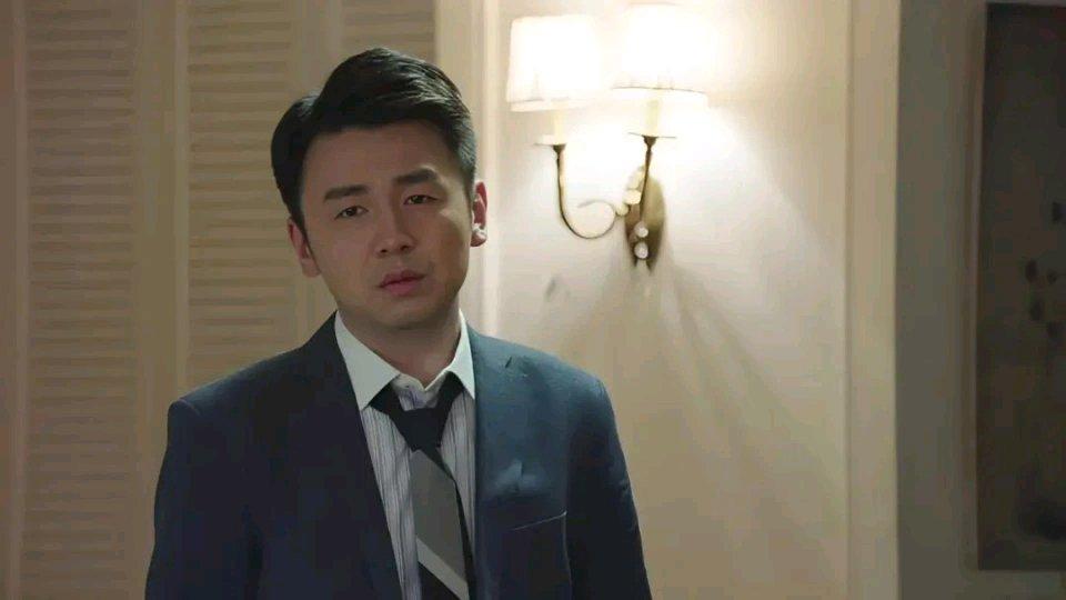 “一时冲动，半生尽毁”，这话用在陷入婚外情的男人身上再合适不过。就像现实中有些男