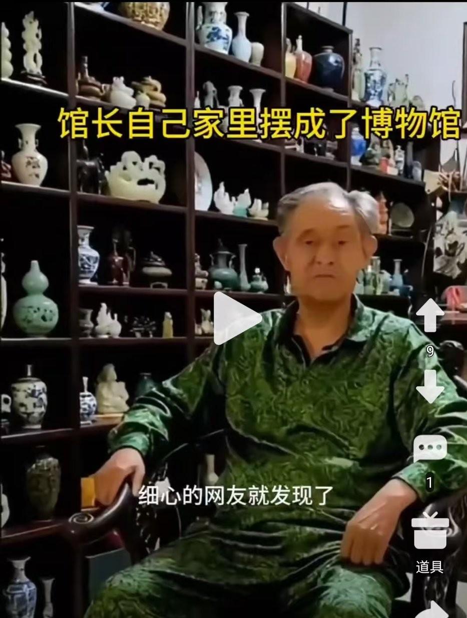 后面展柜的密度跟种葱一样，真正的琳琅满目，形态各异，且都是孤品。
如果是仿品，能