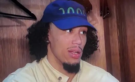 海斯今日赛后盛赞东契奇和里夫斯的防守：“这会让每个人都热血沸腾，当你的两名最佳球