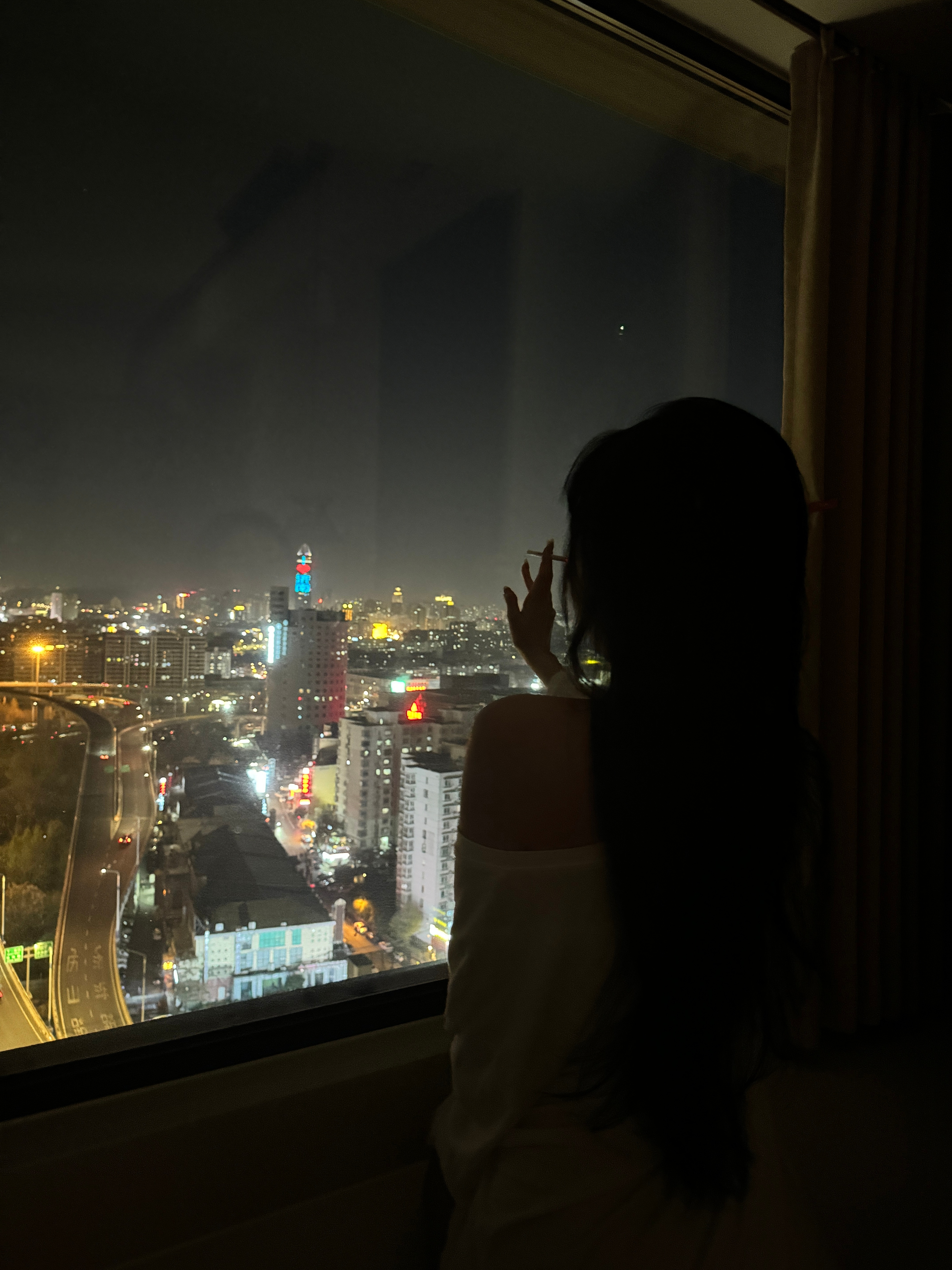 多少不能原谅的错 却不能重来过  