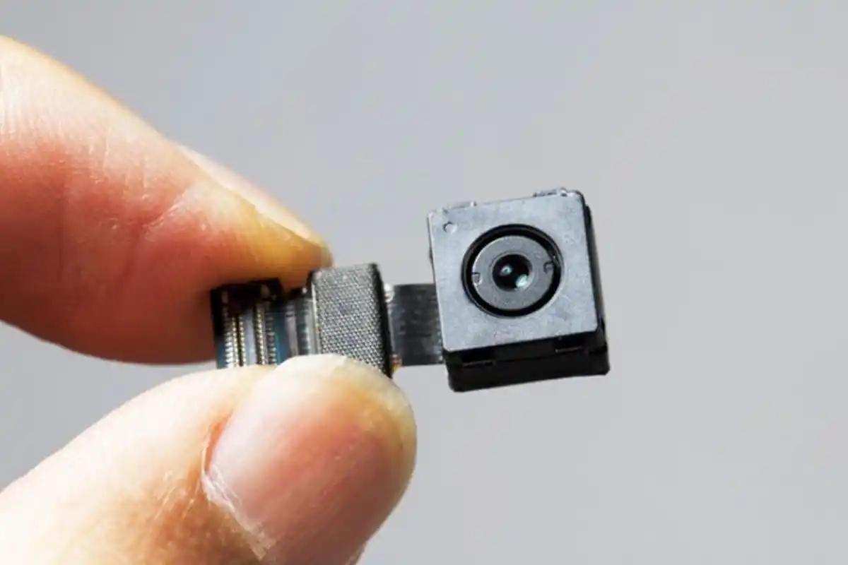 国安部曝光：间谍设备的花样越来越多，伪装成纽扣的微型摄像头、藏在玩具里的窃听器、