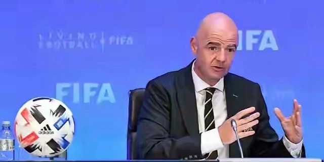 国际足联再次被“架在火上烤”，疑似为英阿大战不择手段！英格兰2-1惊险淘汰挪威晋