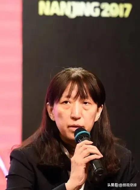 此次女排世锦赛比赛结束，纵观中国队，让我难以理解的3点:
1. 把朱婷等老队员的