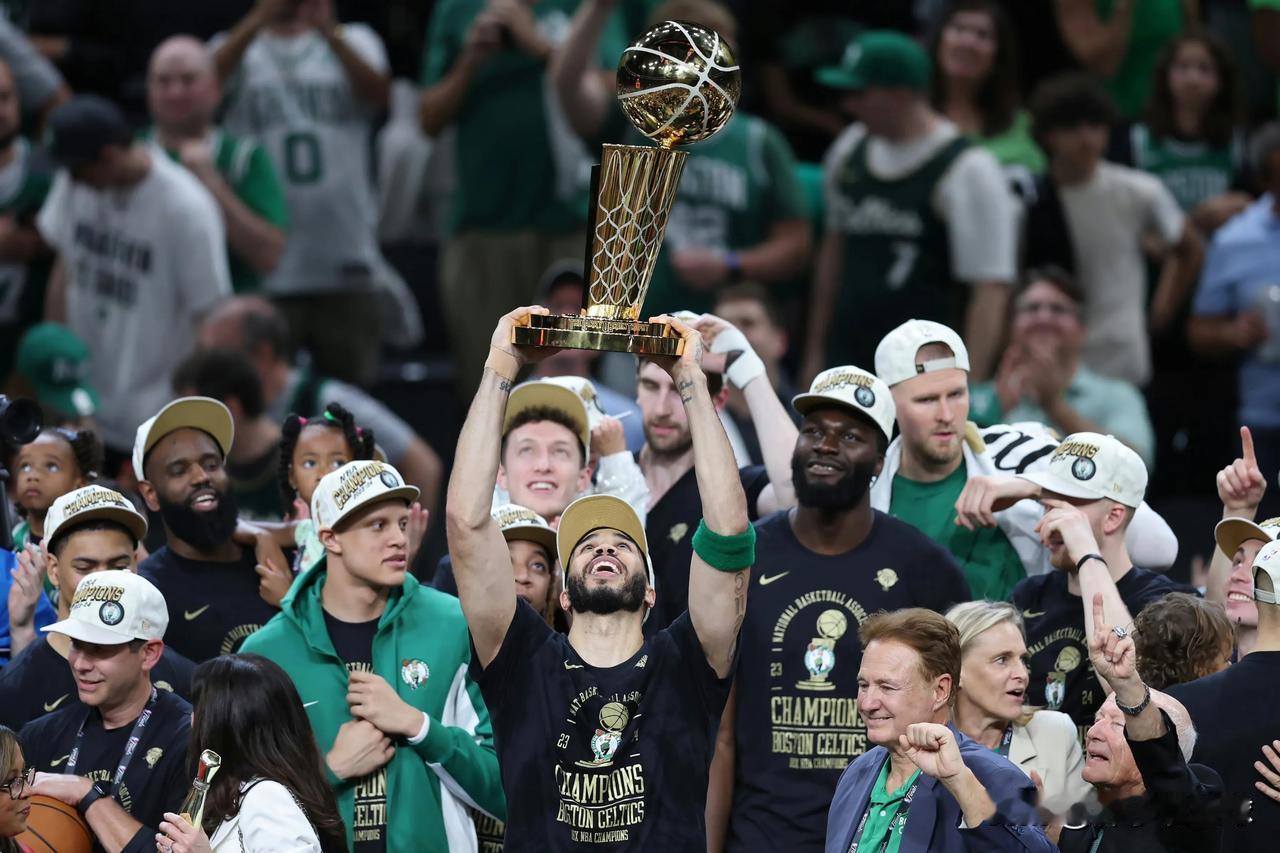 NBA历史最大合同！塔图姆将以5点3.15亿美元提前预约凯尔特人！