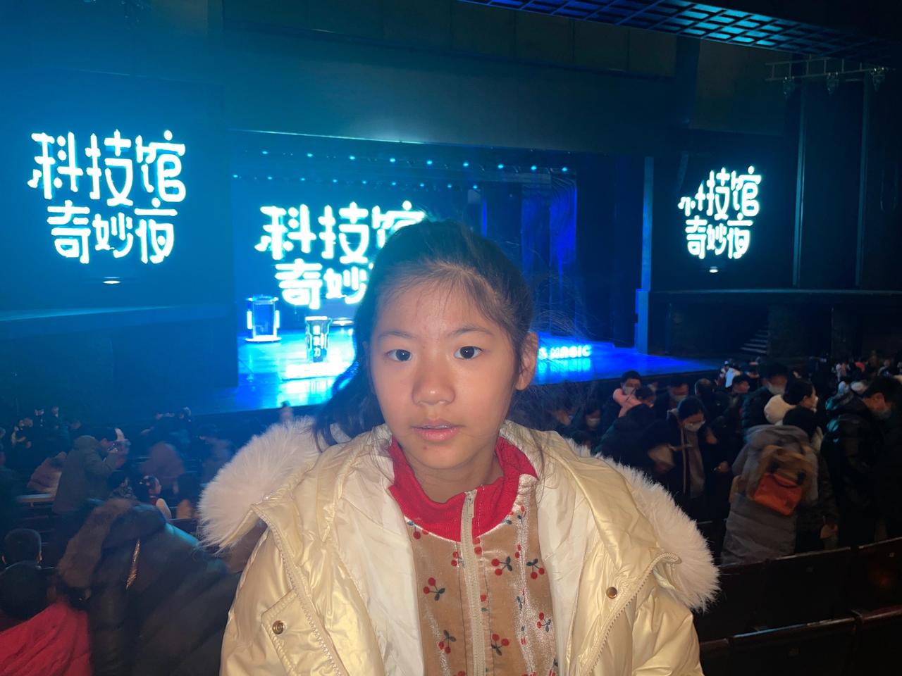 带闺女看了趣味互动亲子科学秀《科技馆奇妙夜》～
这既是魔术，也是物理实验。全场互