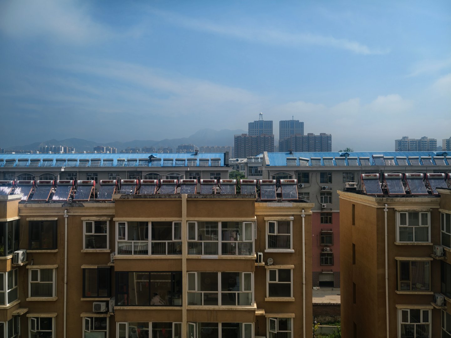 我一直认为中国的精髓是数量庞大的小县城。我在一个小县城待上十天半个月都能很惬意的