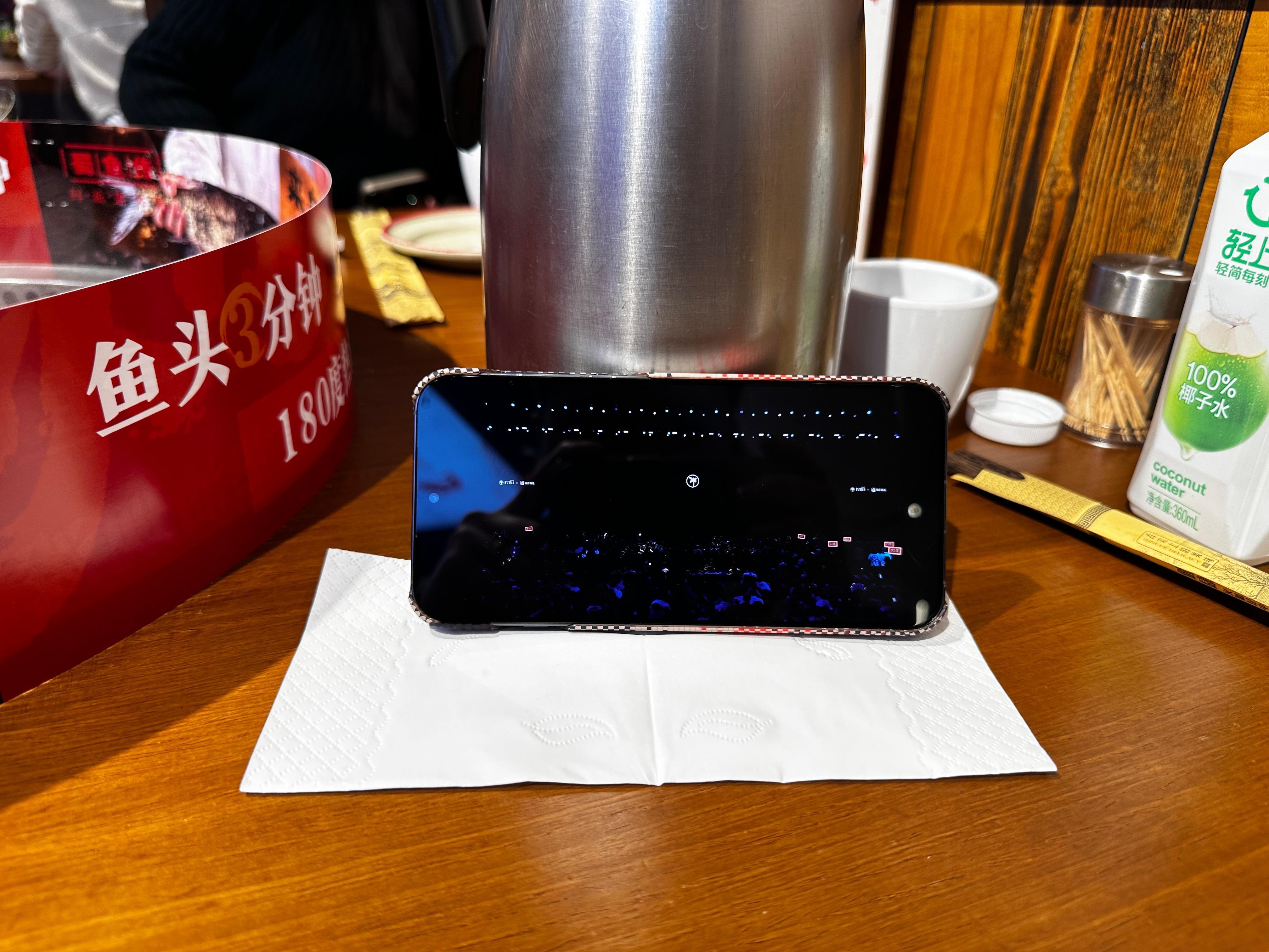 罗永浩科技春晚都在看吗？我怎么有种梦回当年看锤子发布会的感觉，老罗再次重新定义7