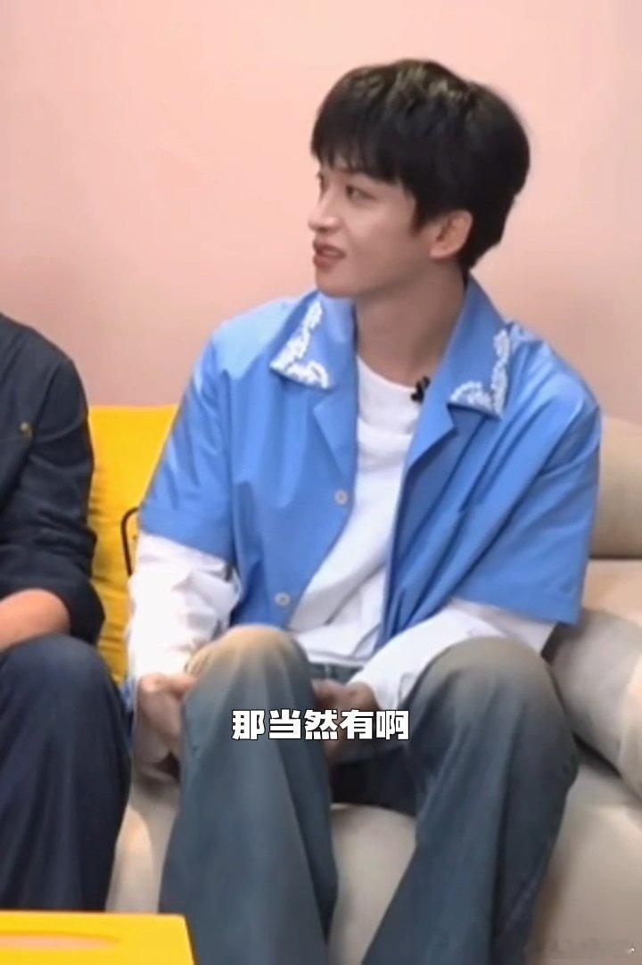 黄子弘凡回应参加歌手2027黄子弘凡说很想读歌手热搜歌手2026黄子弘凡也太可爱