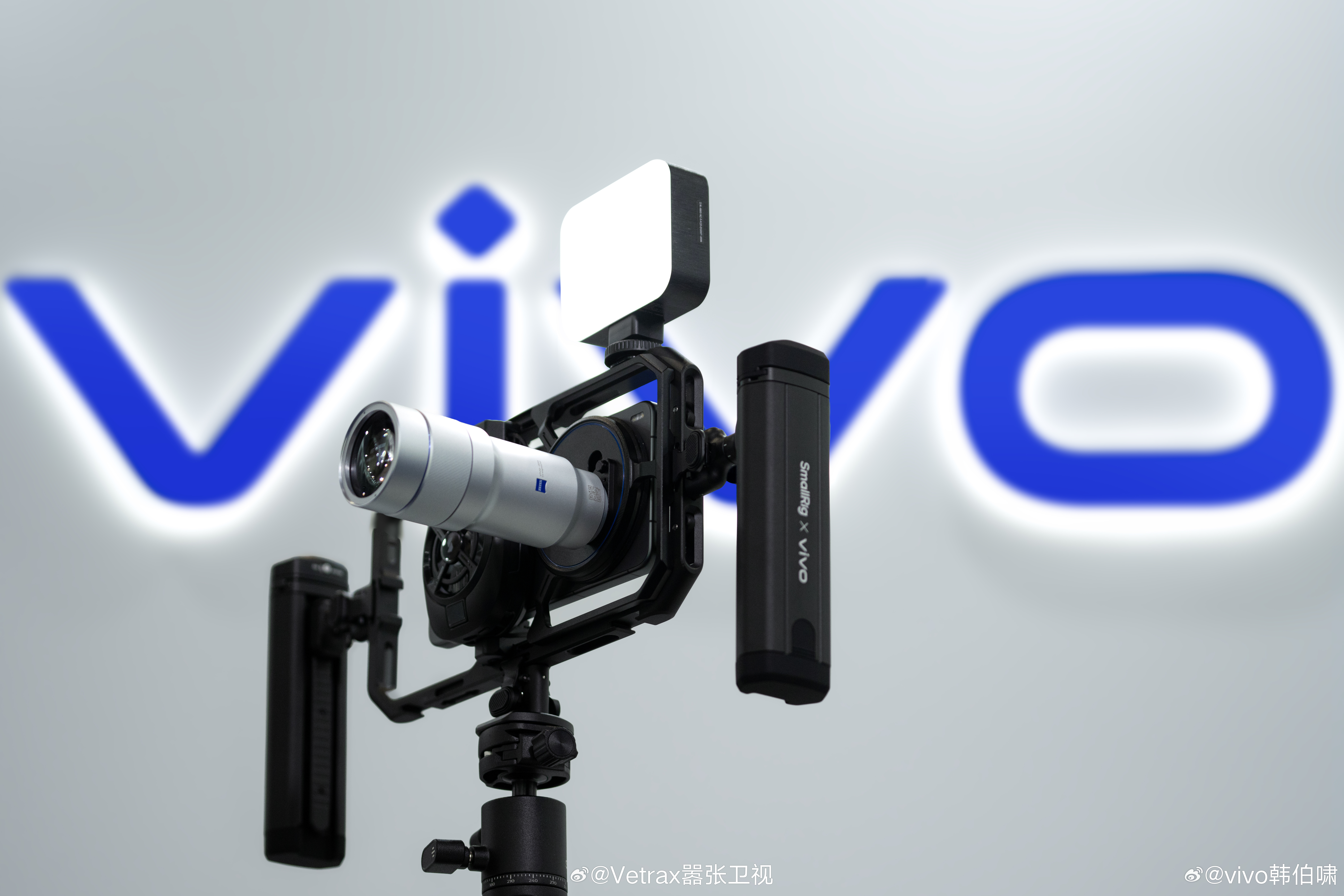 vivo X300 Ultra 首次在 MWC 上“露出真身” 