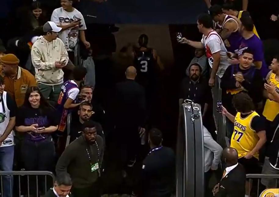 詹姆斯狄龙真是一对苦命鸳鸯 从开始纠缠到结尾，最后以狄龙吃T收场，詹姆斯和狄龙可