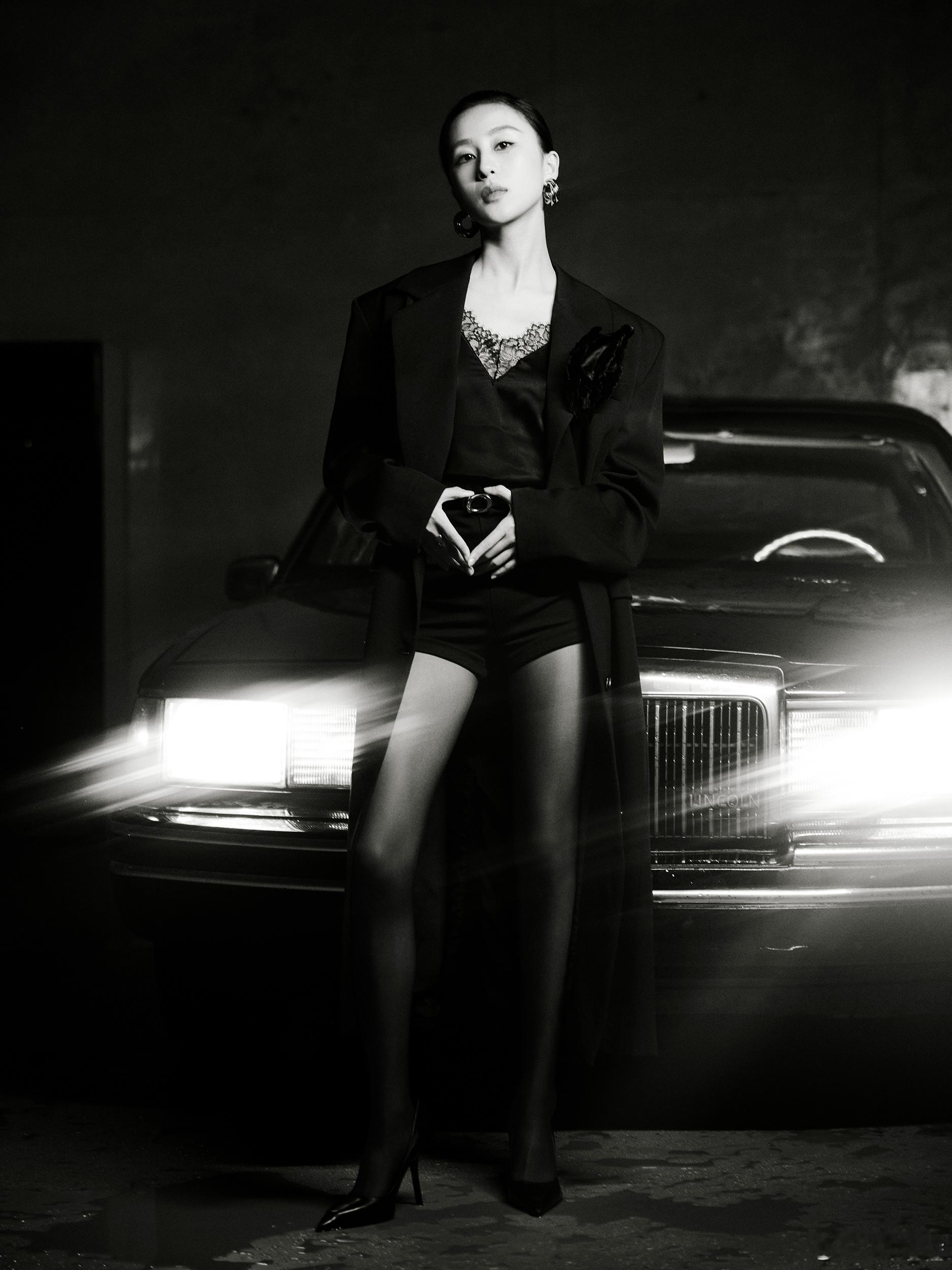 太平年里夏凡茵太有辨识度，演贺贞自带故事感，身材比例绝绝子，和BellaHadi