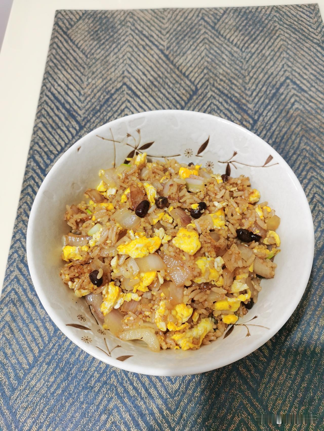 刚点了份外卖，备注：多放辣，谢谢。
商家回我：谢谢就不必了，多放辣可以，你别辣哭