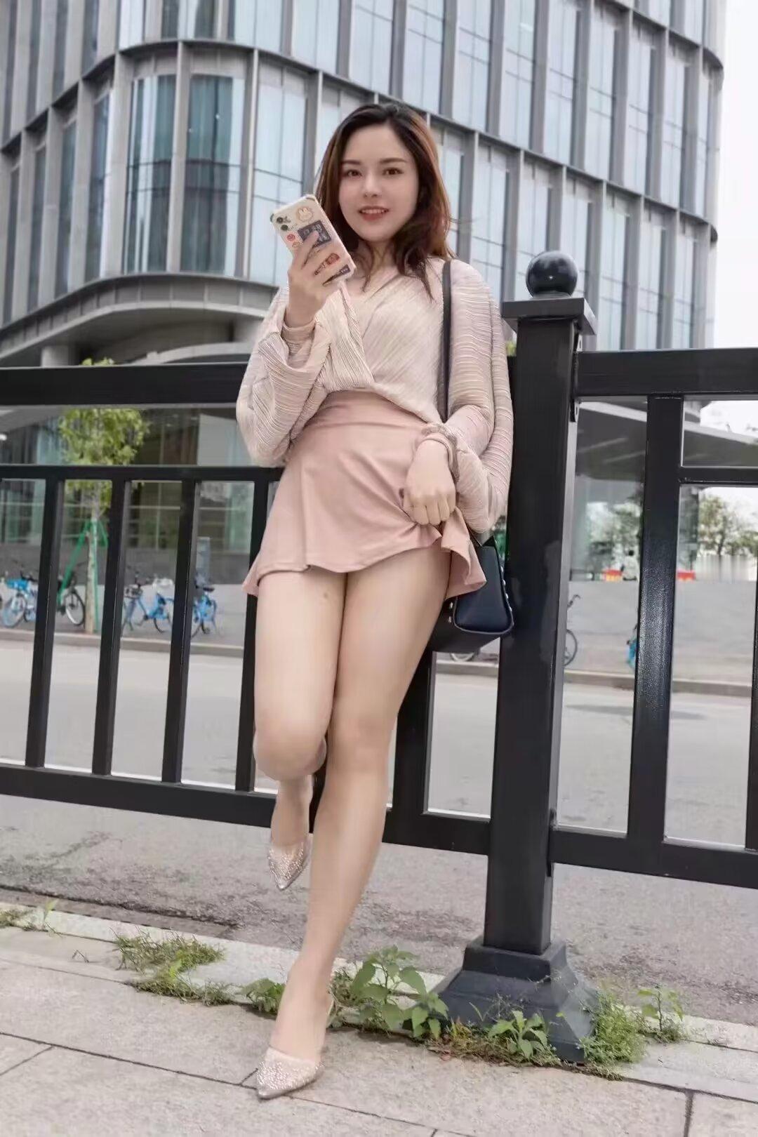 在爱情中，一旦你的存在需要在对方身上寻求时，你就把主动权给了别人。