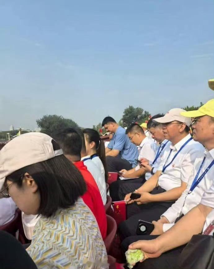 姚明现场观礼九三阅兵仪式 姚明顶级视野[不愧是你][不愧是你][不愧是你] ​​