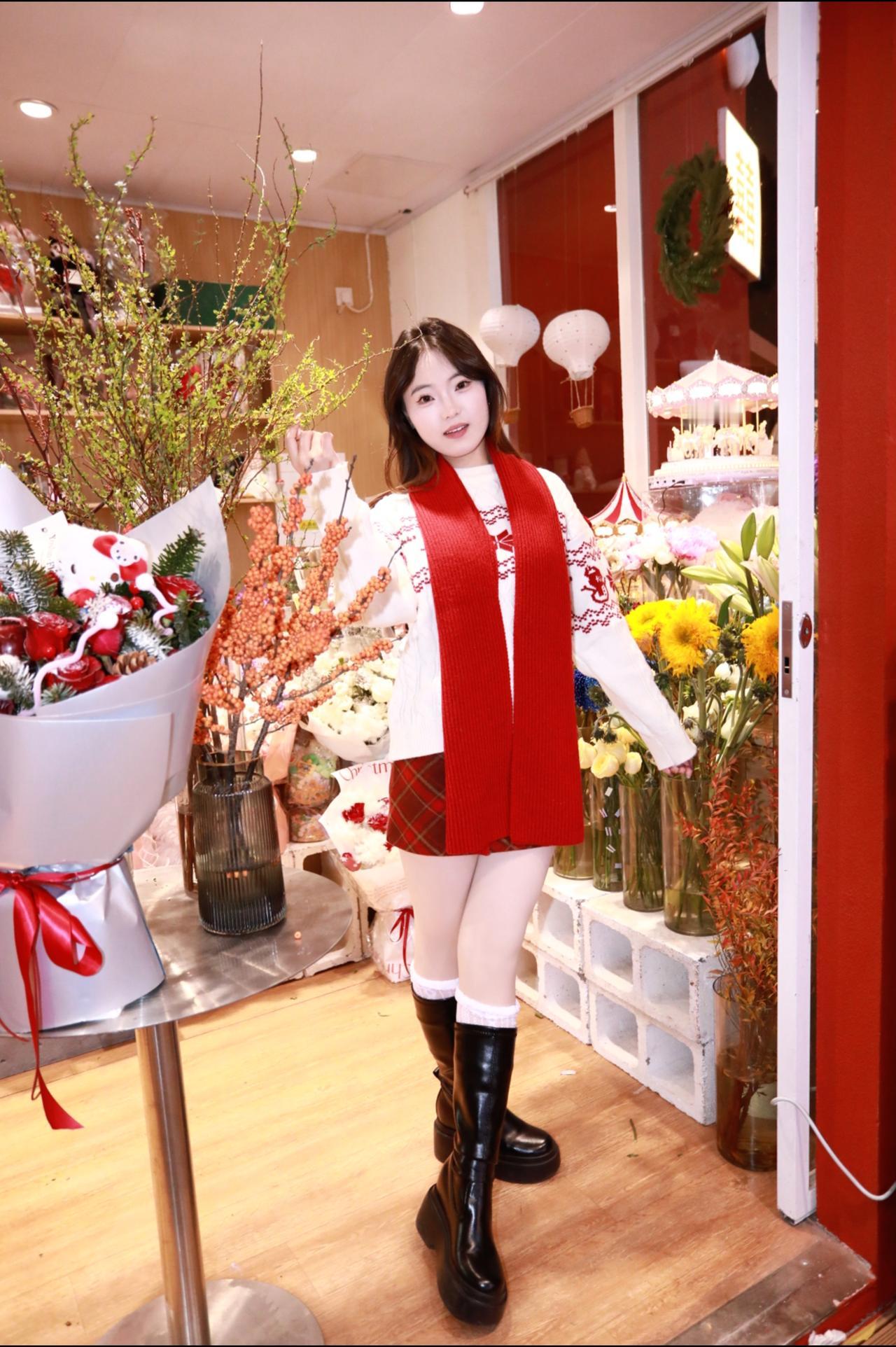 太原人像摄影约拍跟拍万象城迎新年人像原创原图直出照片我的摄影日记 月光下归