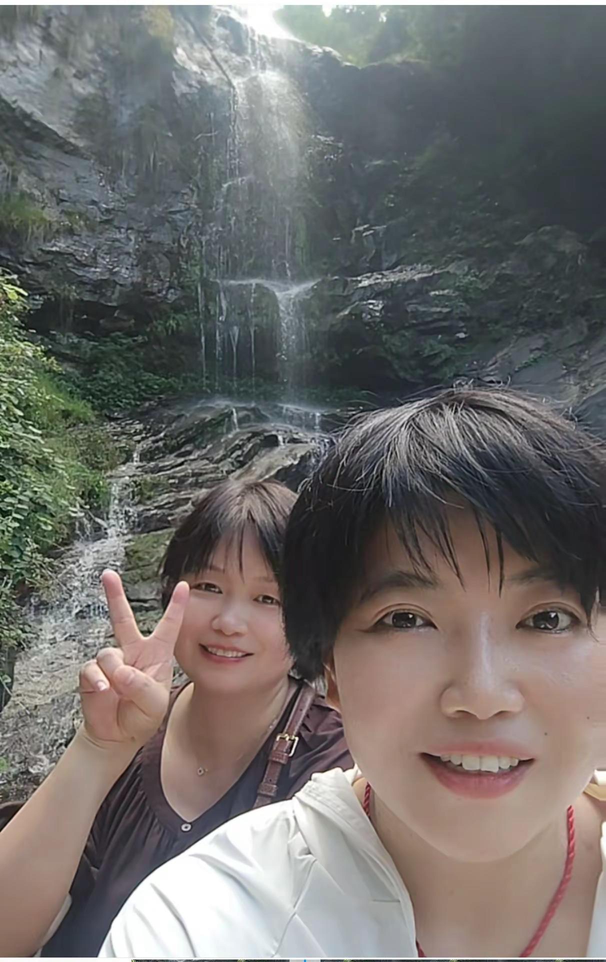 莫问年岁，女神万岁！愿你眼里有光、心中有爱、生活有热望，不被年龄定义，永远自在闪