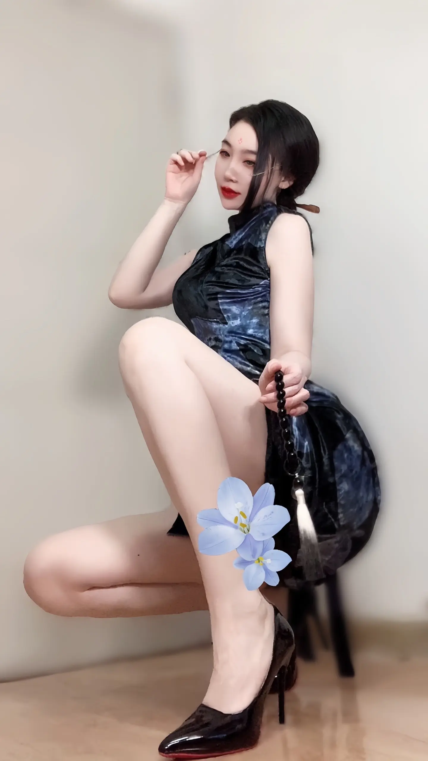 50岁依然保持好状态之。期待有十万个黑粉  你尽管诋毁 风浪越大  鱼越贵