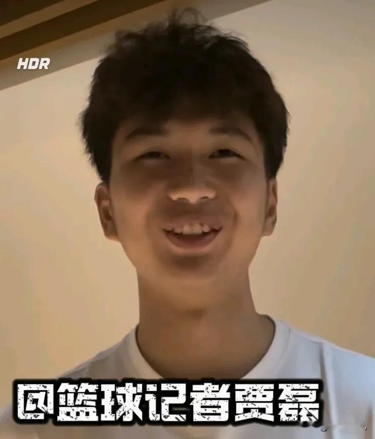 张文杰答篮球记者贾磊关于转会广州男篮感受
在山西长治国际男篮交流赛现场，山西汾酒