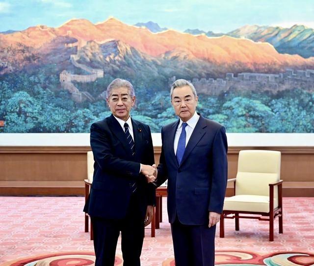 日本沸腾了，见到中国高层后当面作出承诺，岩屋毅访华释放中日关系缓和信号

9月2