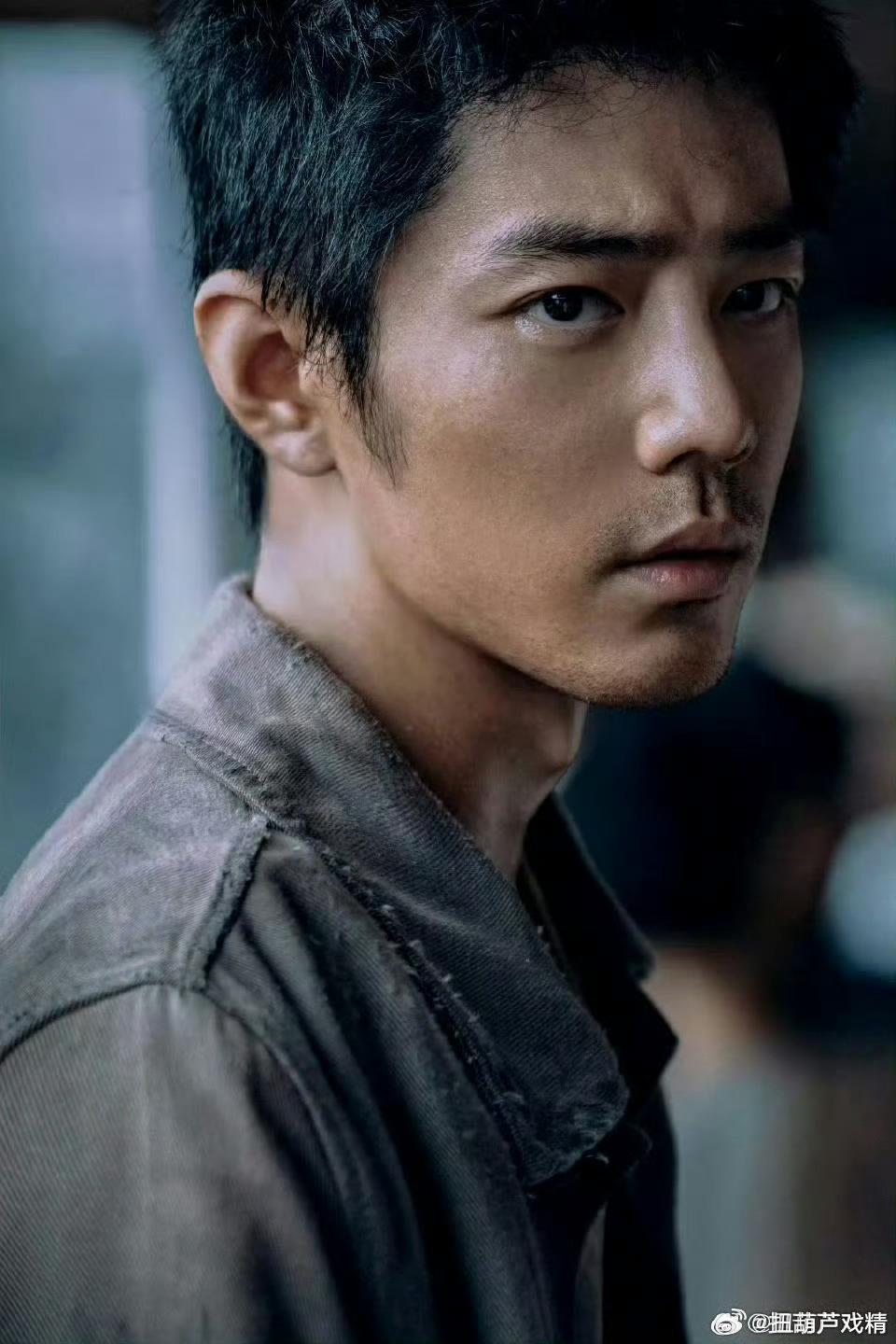 得闲谨制最终票房4.12亿如果有个好档期起码10亿以上，正午第一部大电影档期没好