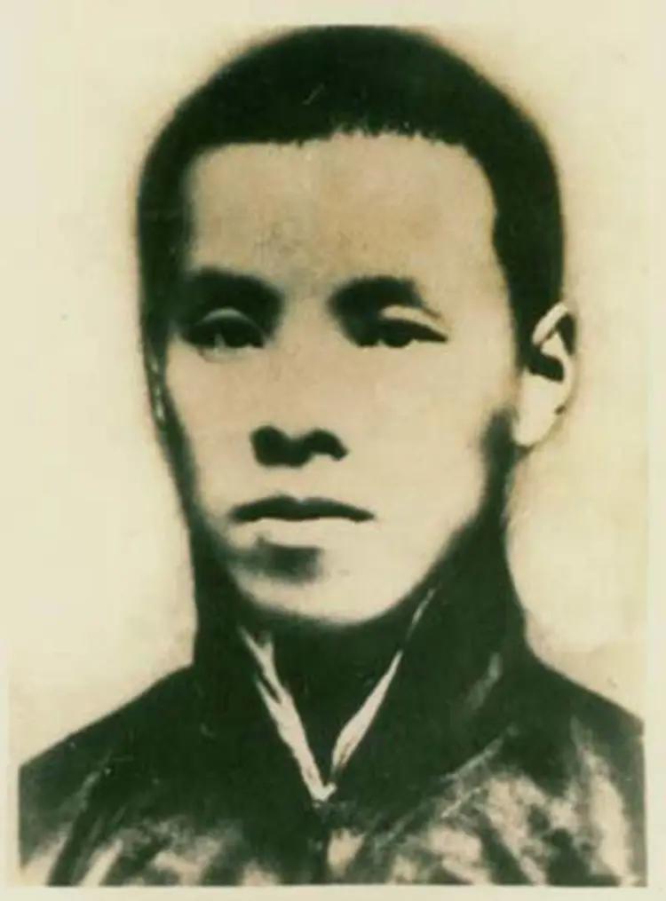 侯绍裘（1896-1927），男，汉族，江苏松江（现属上海）人，中共党员。
侯绍