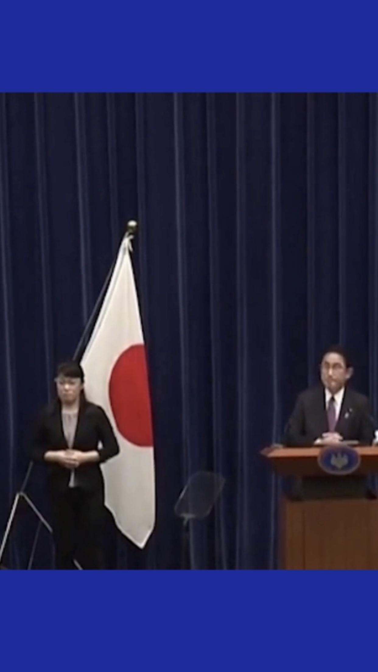 政治层面

• 迎合国内保守势力：二战结束后，日本没有进行彻底的历史清算，许多战