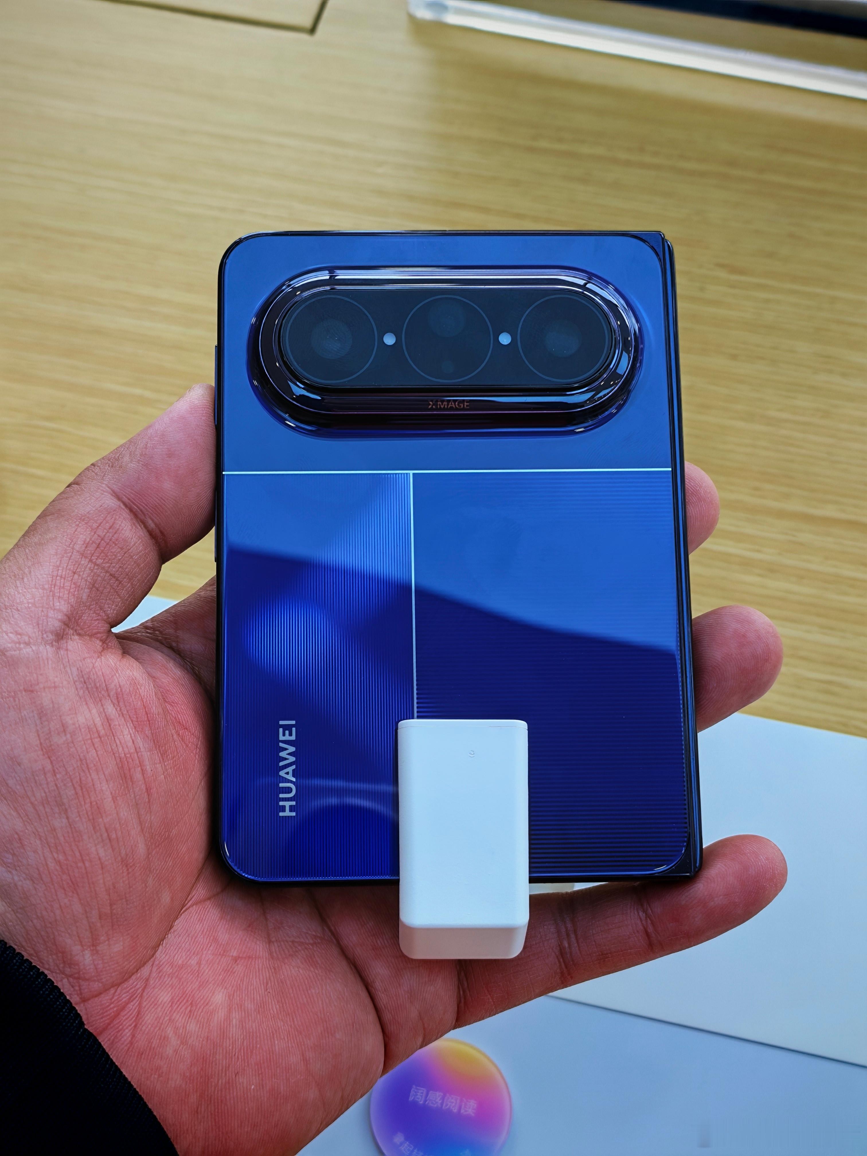 华为PuraXMax评测 前两天我去店里上手了，这个形态的内屏体验真是无敌了！