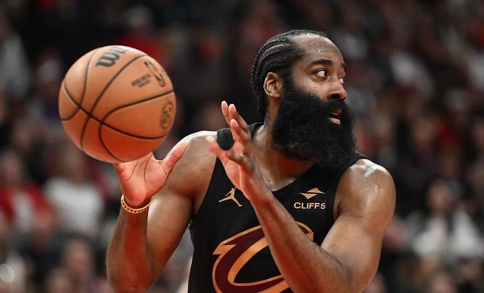 4月30日讯 NBA季后赛首轮迎来一场天王山对决，骑士主场125-120战胜猛龙