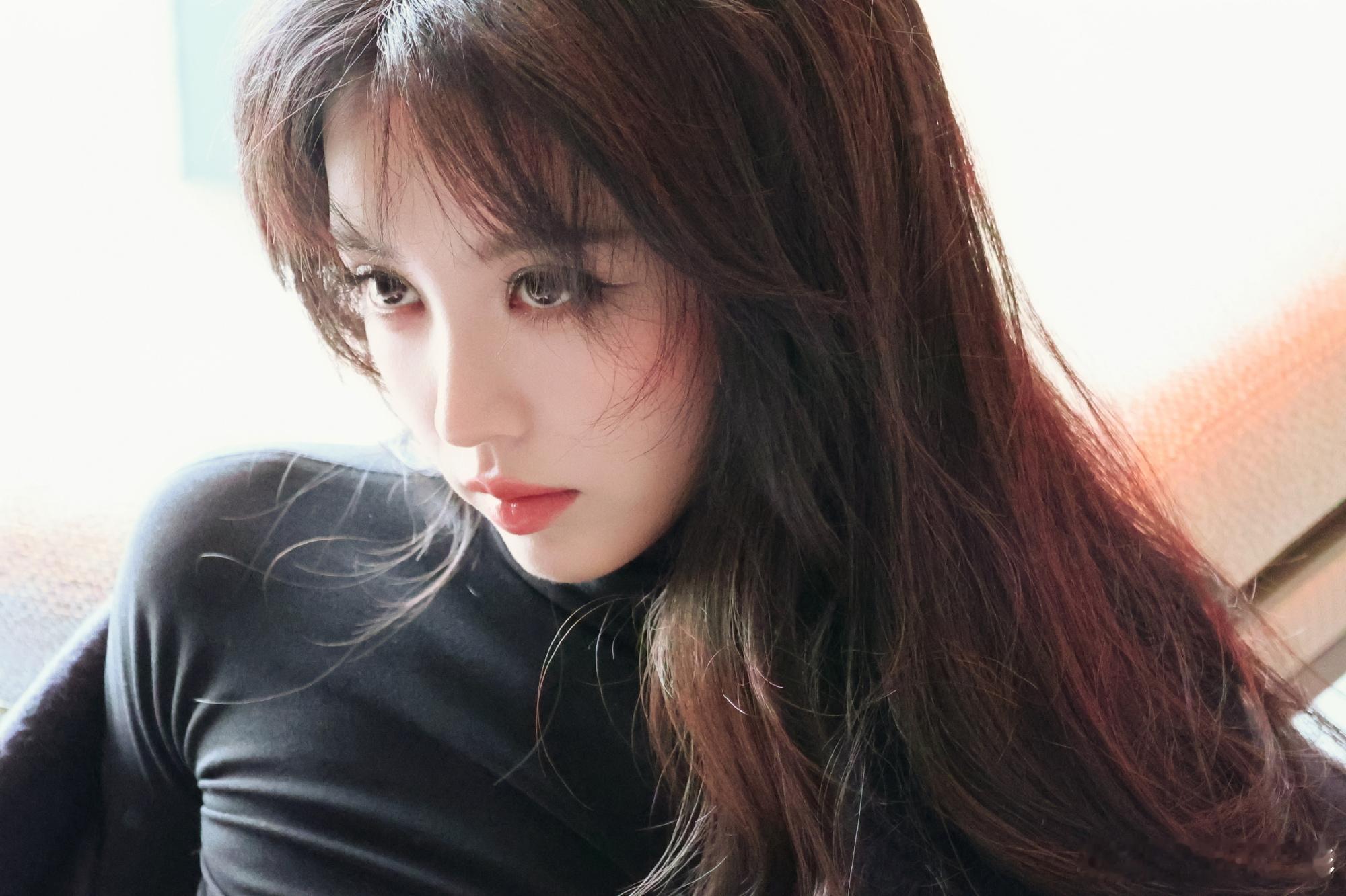 田曦薇你魅到我了田曦薇完全妈咪级别长发氛围感直接狠狠拿捏！又飒又柔的气质太戳人，