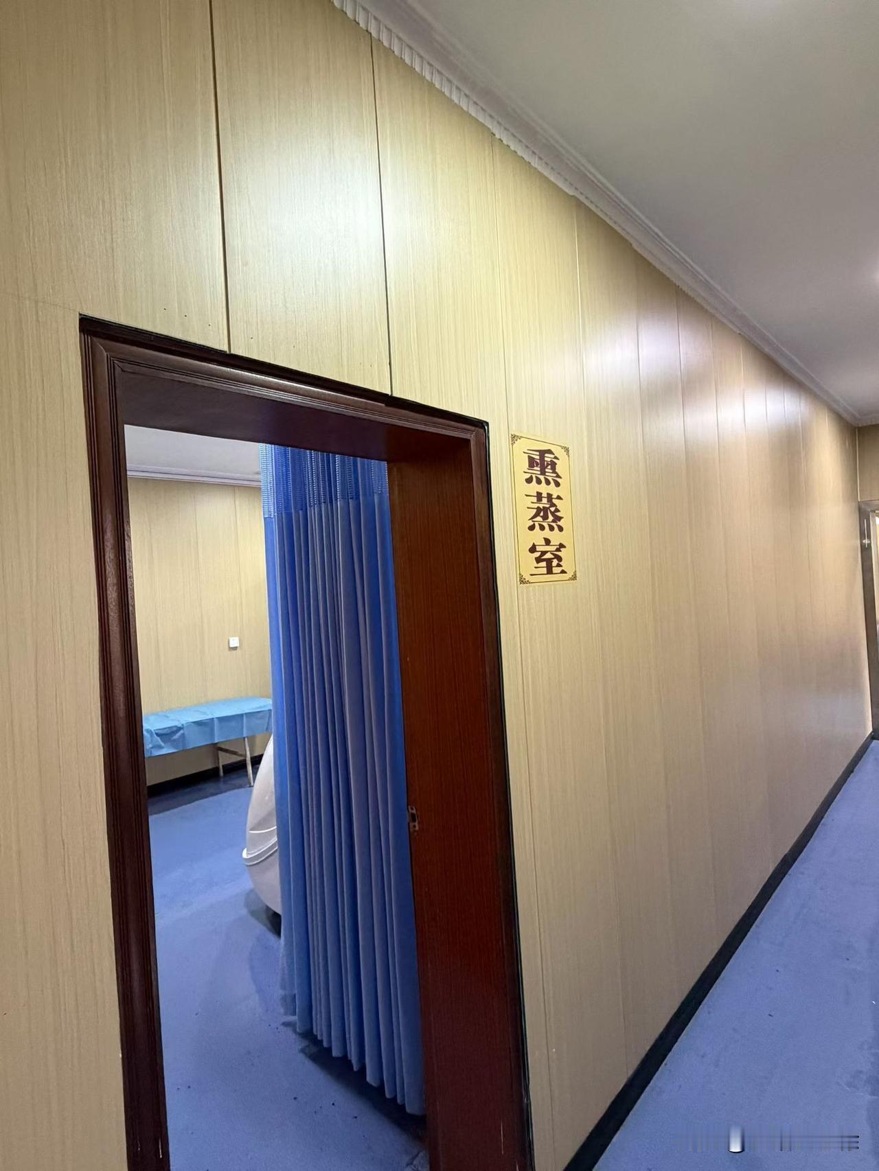 于东来已经实现了自己能够自由和爱，所以他可以开着车到处去旅游，去体验生活，而反观