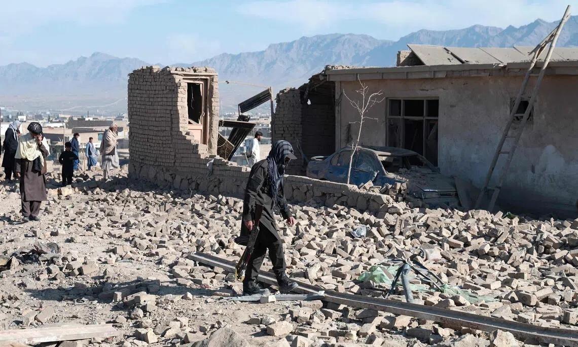 作为常年盯着国际局势的老观众，看到这一幕我真有点哭笑不得，刚觉得要雨过天晴了，怎