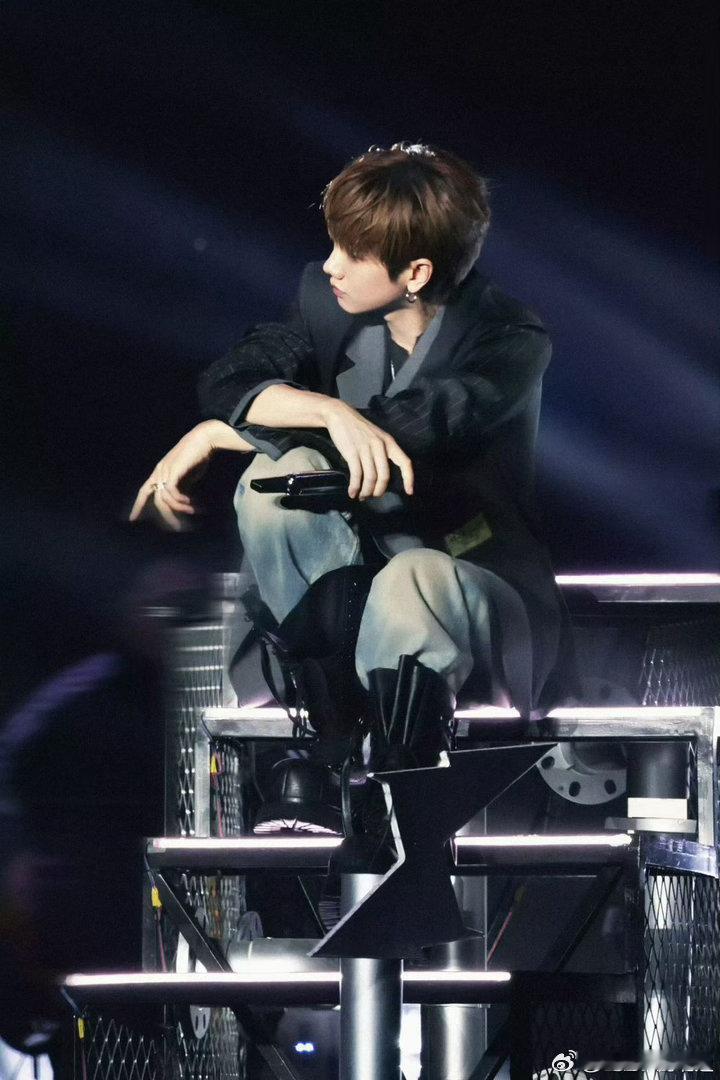 汪苏泷南京音乐节主场既视感汪苏泷南京音乐节台下全是自己人 南京音乐节彻底被汪苏泷