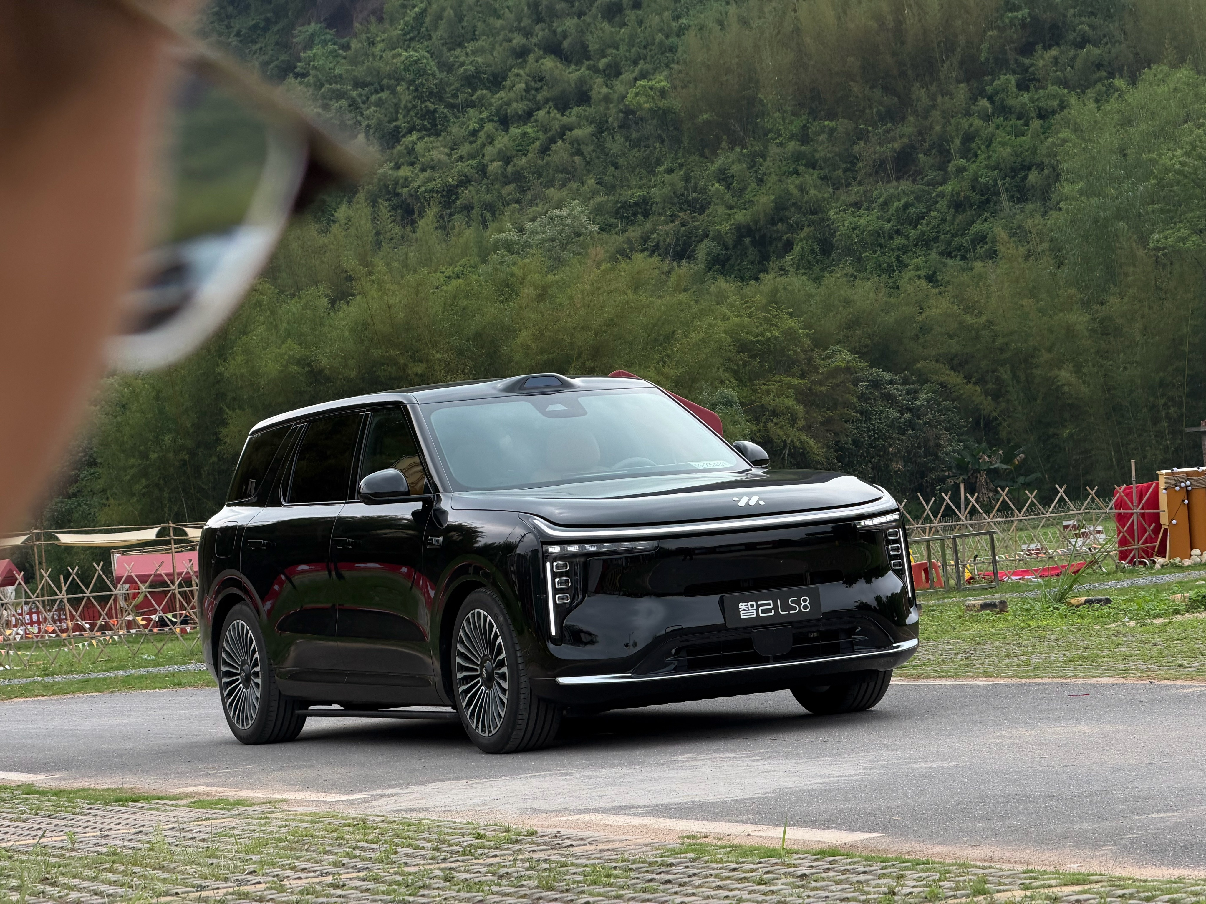 今天智己LS8就要上市发布了你们觉得起售价会是多少